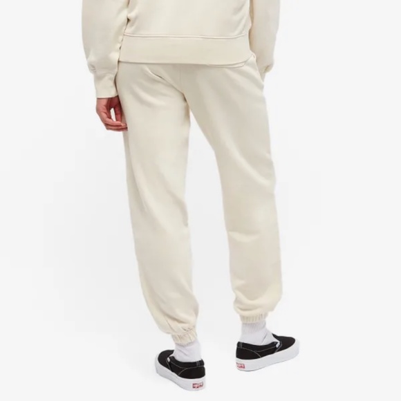 Carhartt WIP Nelson Sweat Pant - Picture 2 of 8